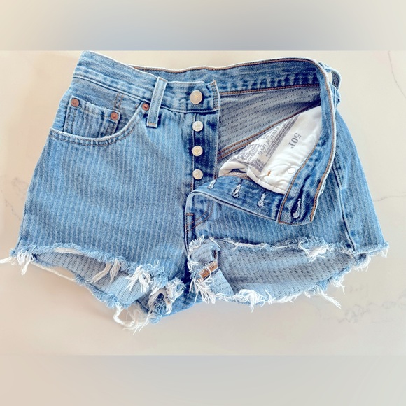 Short Levi’s 501 - Picture 3 of 4